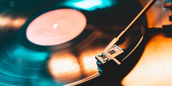 Giradischi Teac: i 5 Modelli per Vinili più Interessanti