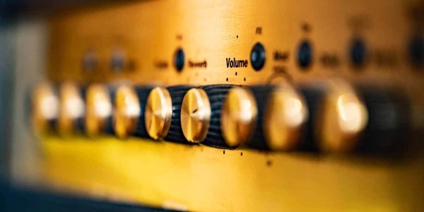 Amplificatore 2 Canali: Modelli, Prezzi, Caratteristiche e Specifiche