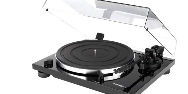 Thorens TD 201 giradischi con preamplificatore MM intergato