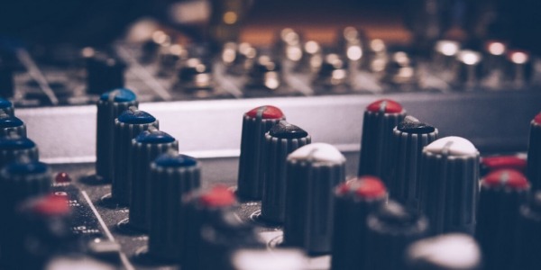 Amplifier Magnat: two integrated models compared