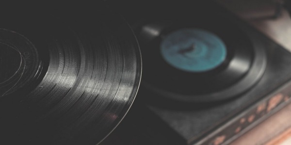 Rega turntables, 6 models to enhance Vinyls