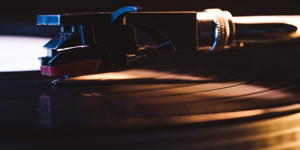 Giradischi economico: i migliori modelli per chi ha un budget ridotto