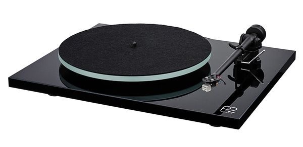 Rega Planar 2 il giradischi accessibile ad alte prestazioni