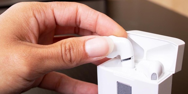 Cosa scegliere tra cuffie e auricolari? Come decidere al meglio