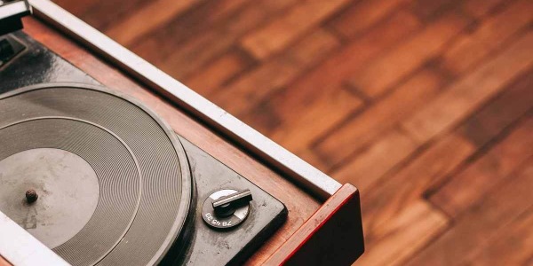 Vinili a 45 giri e 33 giri: Differenza, Dimensioni, Velocità